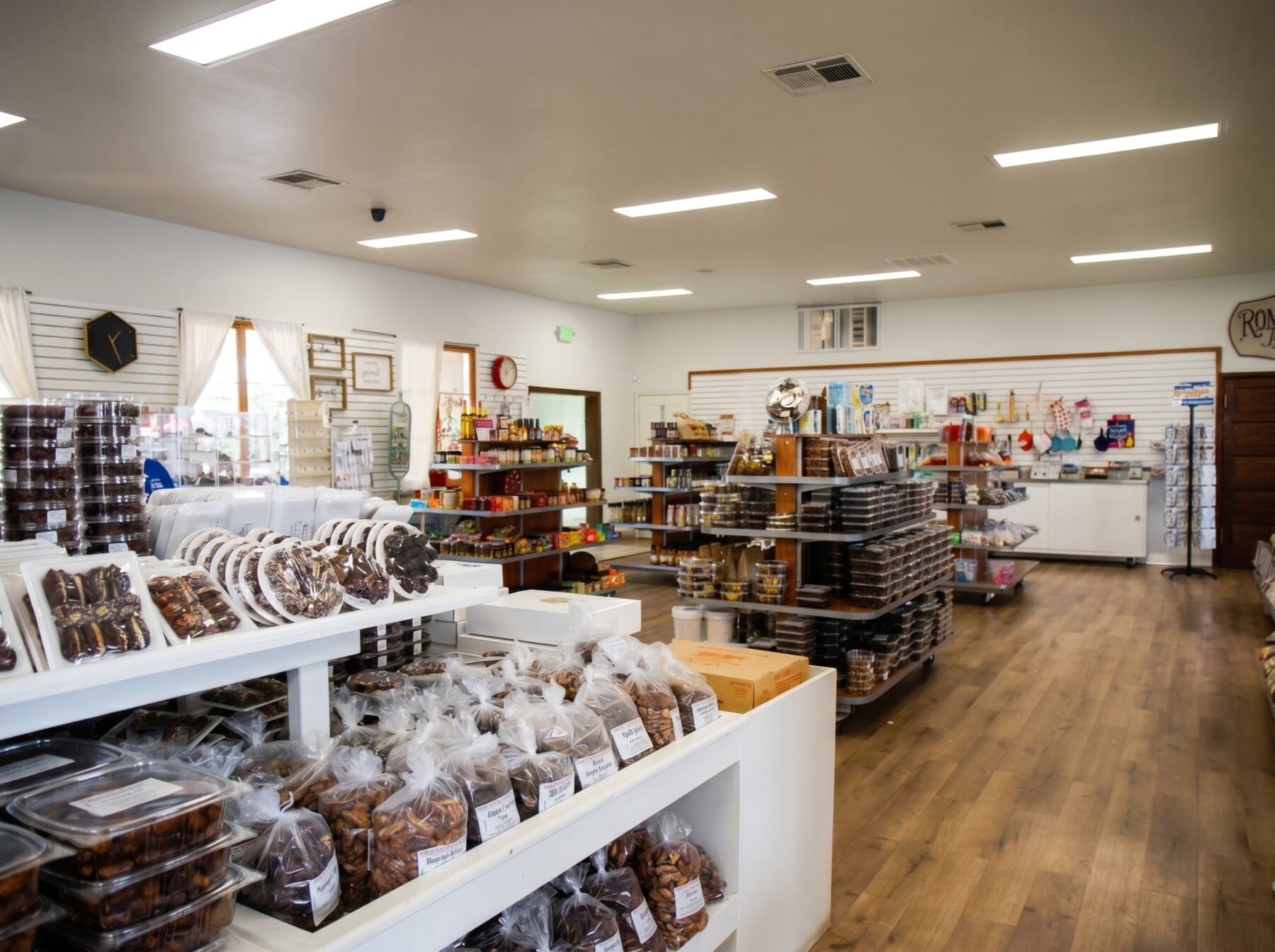 Date varieties and date products at Shields Date Garden Indio gift store